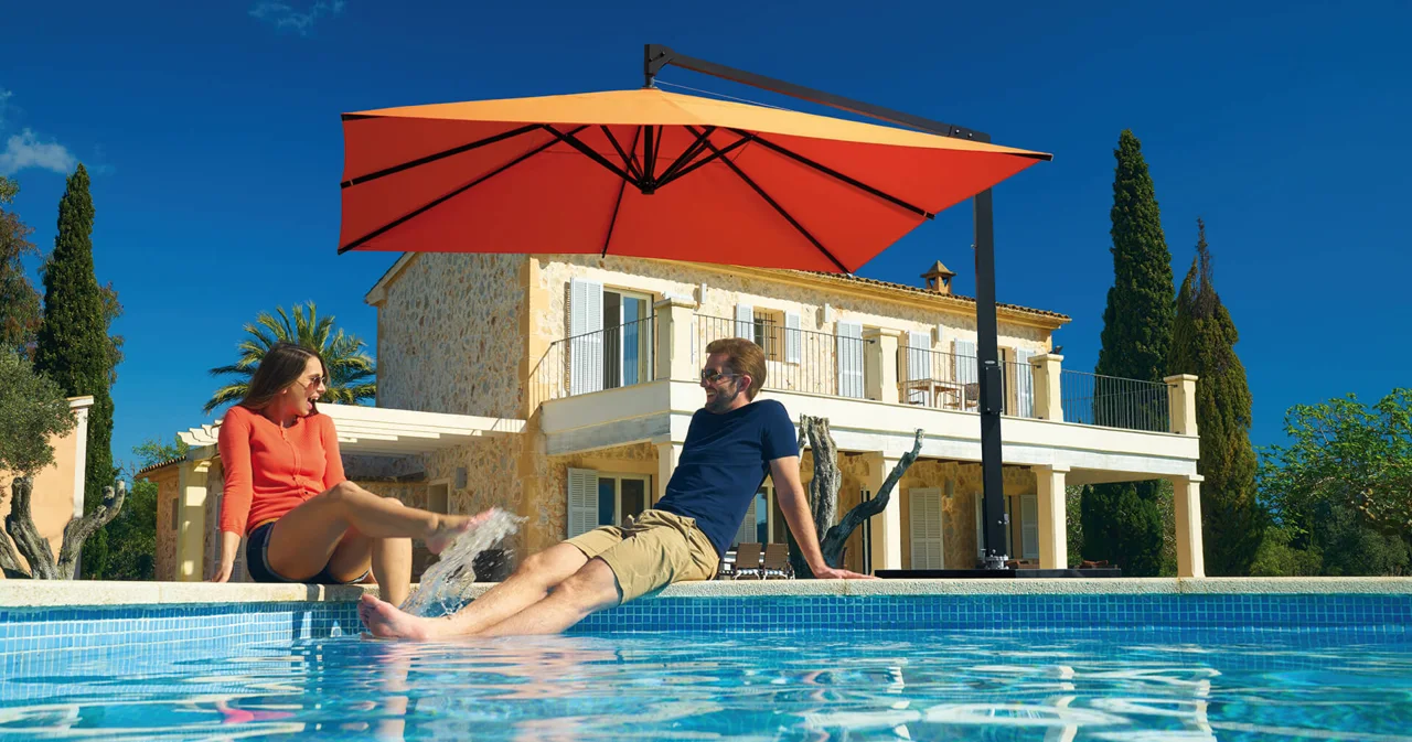 Sonnenschirm als Gestaltungsbeispiel für eine Terrasse