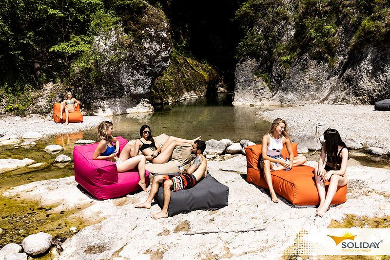 Lounge-Möbel mit Urlaubsgefühl im Garten