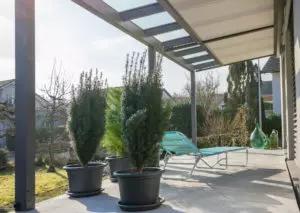 Klaiber Terrassendach für den Garten im Sommer Manz Sonnenschutz